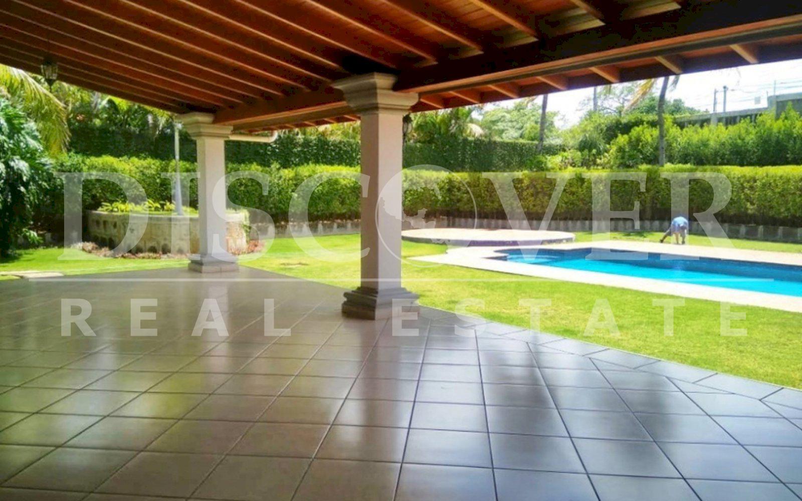 House for Rent in Safe in El Mirador de Santo Domingo Condominium ID